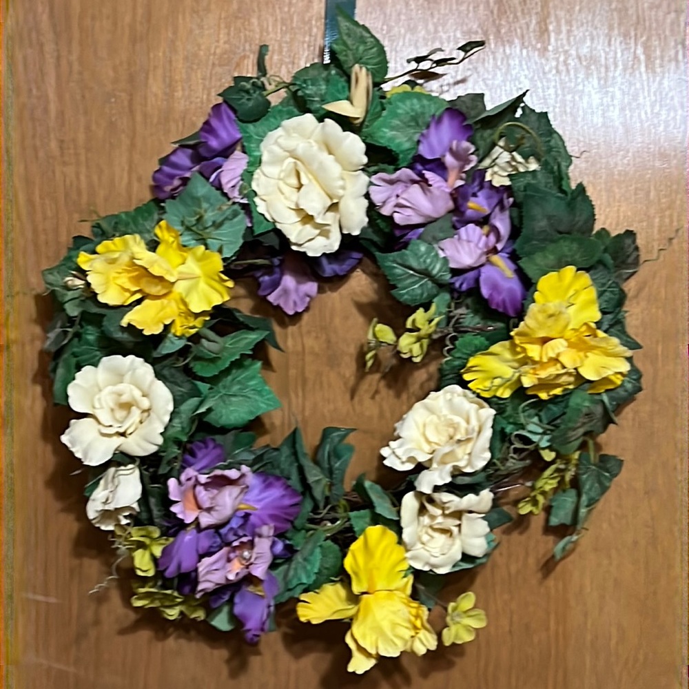 🦋$5 ADD ON• 14” Diameter Grapevine Wreath